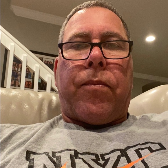 Profile Picture of Bruce Anchell (@bruce_anchell) on Poshmark