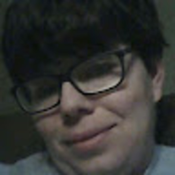 Profile Picture of Robin Fife (@johnnysangel233) on Poshmark