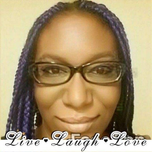 Profile Picture of Chakea Hingleton (@chakeaarchie) on Poshmark