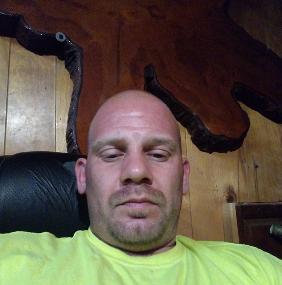 Profile Picture of Corey Quick (@coreyquick) on Poshmark