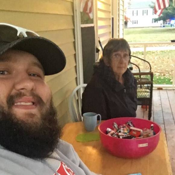 Profile Picture of Tyler Triplett (@ttrip96) on Poshmark