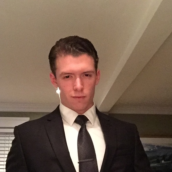 Profile Picture of John Larkin (@jlark1) on Poshmark