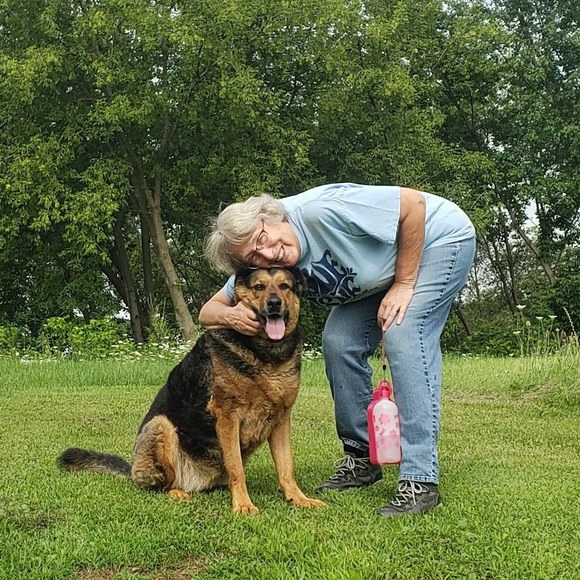 Profile Picture of Peggy Stoen (@stoen1286) on Poshmark