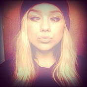 Profile Picture of Madison Monroe (@madsmonroemusic) on Youtube