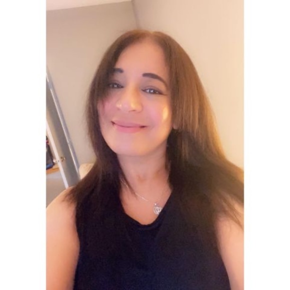 Profile Picture of Sara Gaafar (@saragaafar) on Poshmark