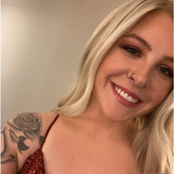 Profile Picture of Isabella Chandler (@ichandl967) on Poshmark