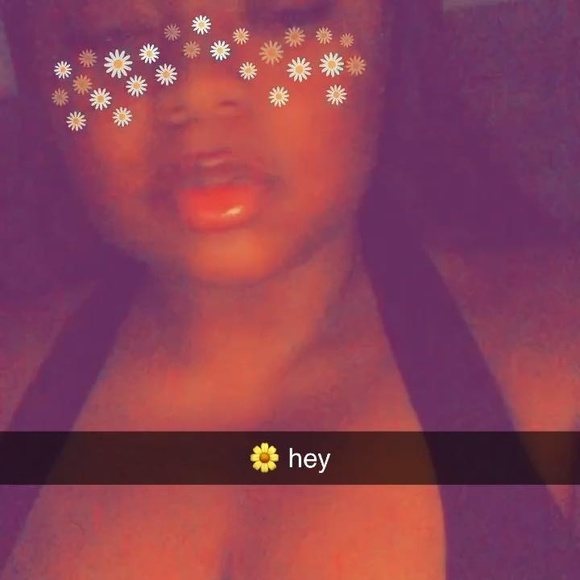 Profile Picture of Alexus Hall (@alexys1) on Poshmark