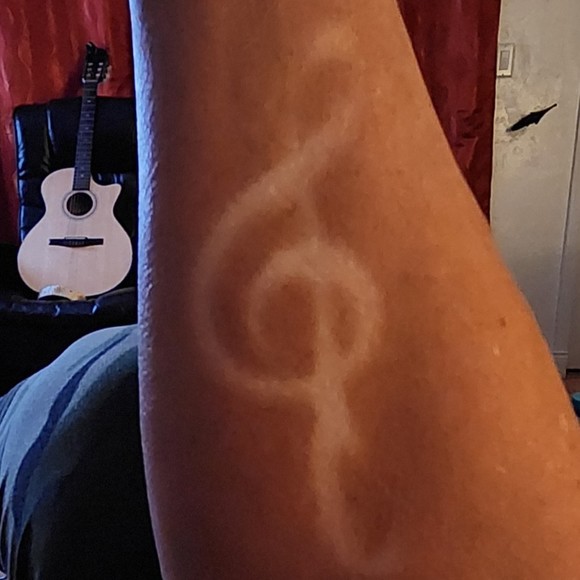 Deets Deets - Poshmark Profile Picture of Deets Deets (@deets77) on Poshmark