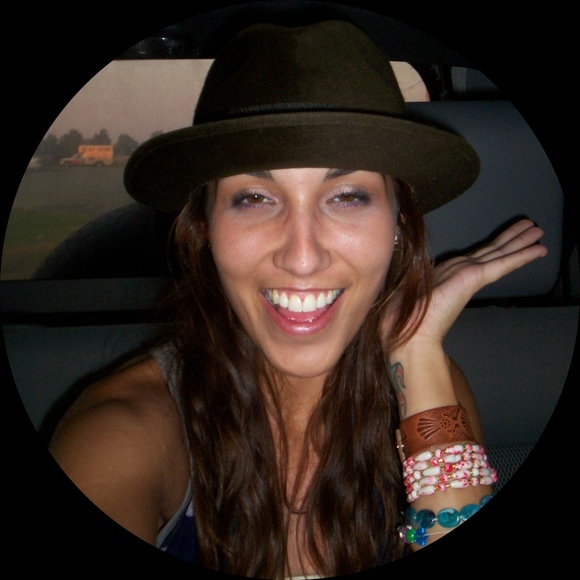 Profile Picture of Heather Calegar (@hcalegar) on Poshmark