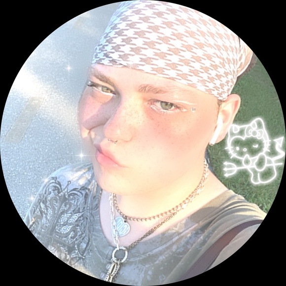 Profile Picture of Andrew Austein (@andrewaustein) on Poshmark