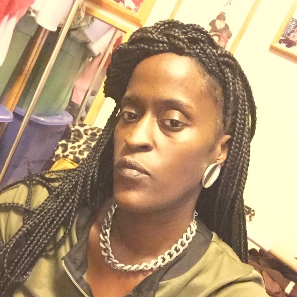 Profile Picture of Nadia Wilson (@nadiaw00d) on Poshmark