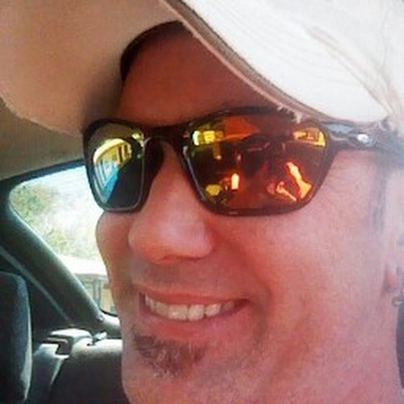 Profile Picture of David Jeffries (@djfsu00) on Poshmark