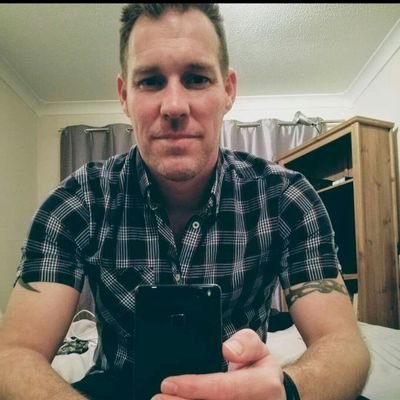 Profile Picture of Steve Yates (@LittleAcorn77) on Twitter