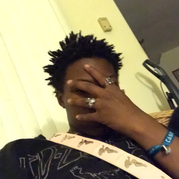 Profile Picture of Xavier Taylor (@xavii185) on Poshmark