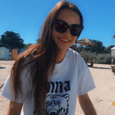 Profile Picture of L'ermite Pas Net (@Cannelle_Vtn) on Twitter