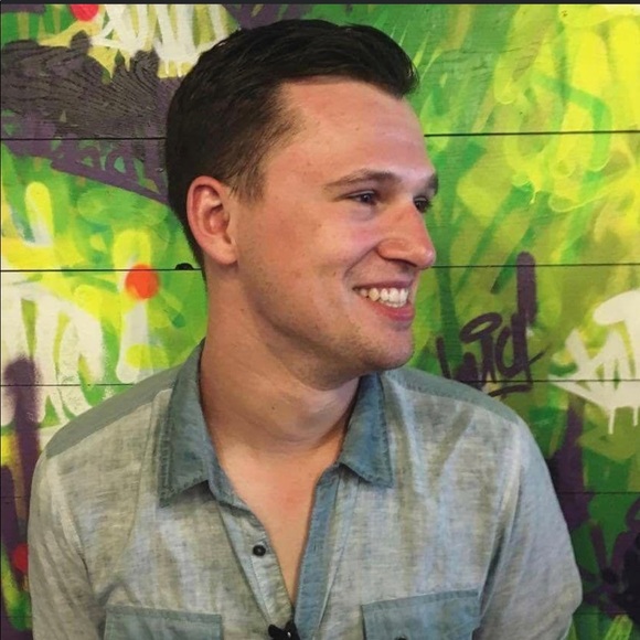 Profile Picture of Taylor Pollmann (@tpollmann1) on Poshmark