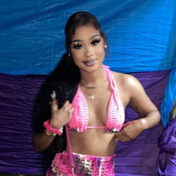 Profile Picture of Gawjuss Gabbie (@diamondmonteith) on Poshmark