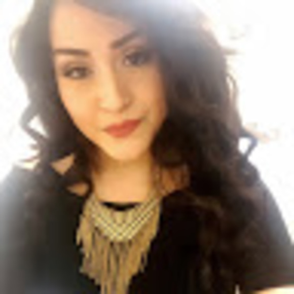 Profile Picture of Brenda Cruz (@marianacruz766) on Poshmark