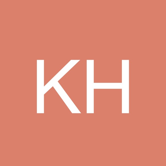 Profile Picture of Kim Hooks (@kihhooks) on Poshmark