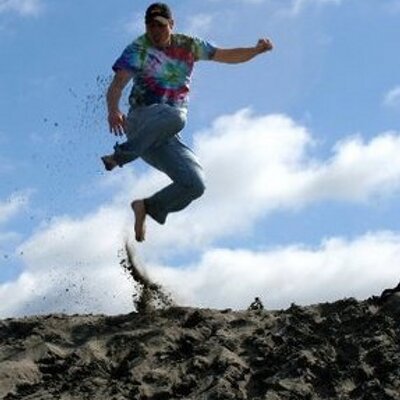 Profile Picture of Mike Allred (@MikeHalfBlue) on Twitter