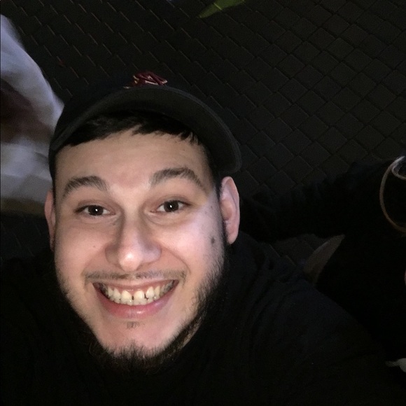 Maco Gurubel - Poshmark Profile Picture of Maco Gurubel (@marcogurubel) on Poshmark