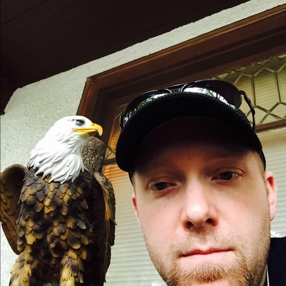 Profile Picture of Chad Hansen (@raekwon24) on Poshmark