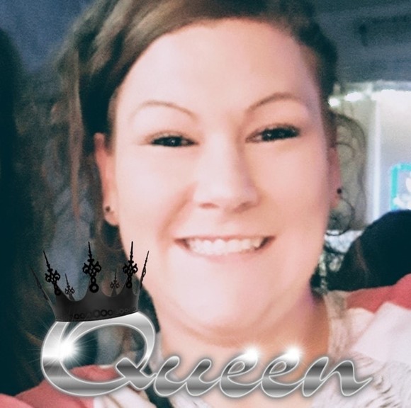 Andrea Pence - Poshmark Profile Picture of Andrea Pence (@andreapence1030) on Poshmark