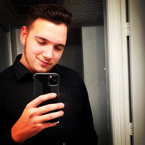 Profile Picture of Joshua Roman (@joshuaroman123) on Poshmark