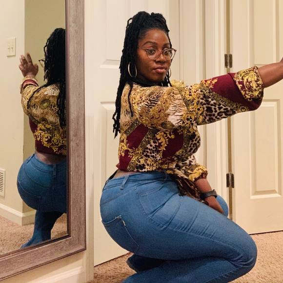 Maddy Fontelroy - Poshmark Profile Picture of Maddy Fontelroy (@mdfonte) on Poshmark