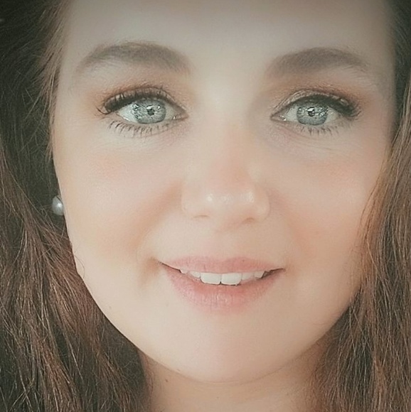 Profile Picture of Beth Buckley (@bethbuckley315) on Poshmark
