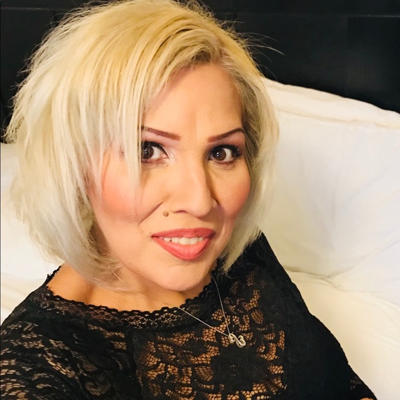 Profile Picture of Gisela Ramos (@gigiramos9398) on Poshmark