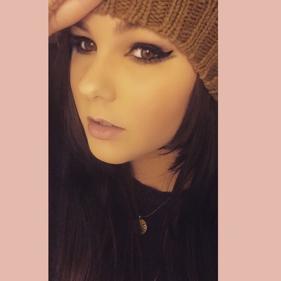 Profile Picture of Maddie Scheid (@maddiels125) on Poshmark