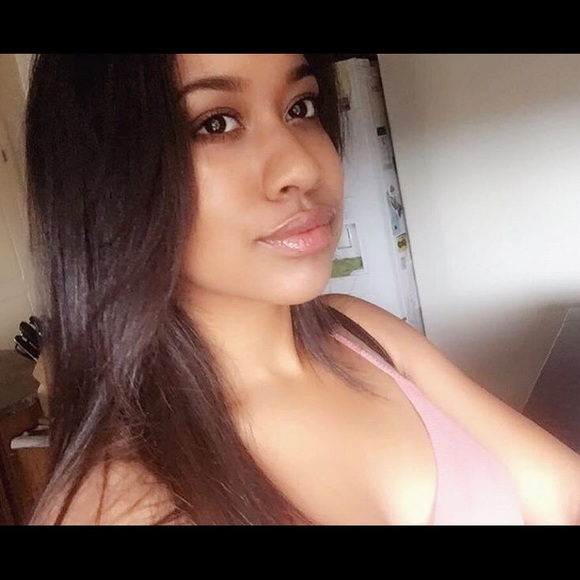 Profile Picture of Camri Pondexter (@camriiiiii) on Poshmark