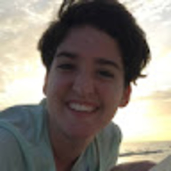 Profile Picture of Anne Fitzpatrick (@fitzy15) on Poshmark