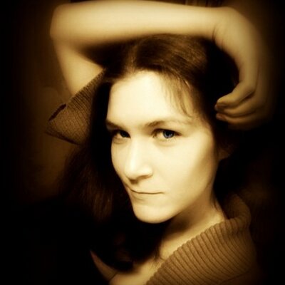 Profile Picture of Erica Frye (@FallFae_Marmie) on Twitter