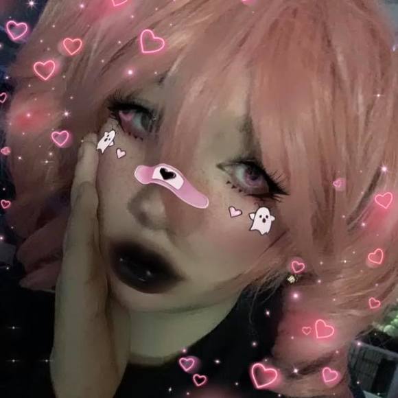 Profile Picture of Lorena Lara (@unifaerie) on Poshmark
