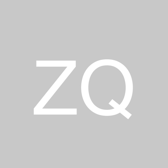 Profile Picture of Zainab Qureshi (@zainabaltamash7) on Poshmark