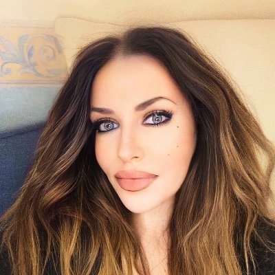 Profile Picture of Hilary Incoronato (@IlariaIncoronat) on Twitter