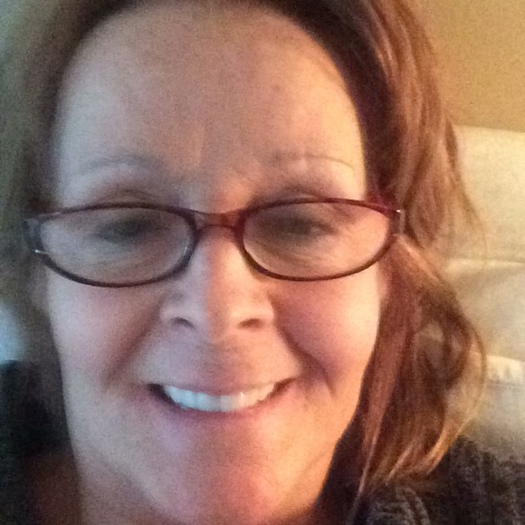 Profile Picture of Sue Johnsey (@suesuejohnsey) on Poshmark