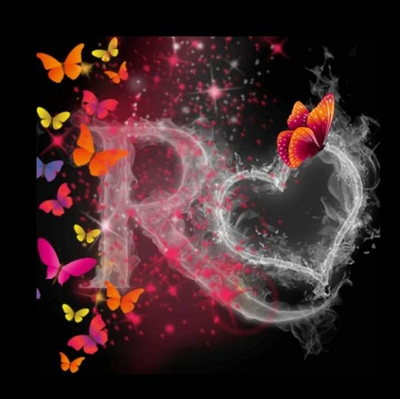 Profile Picture of Robin Lyn (@lynrobi26) on Poshmark