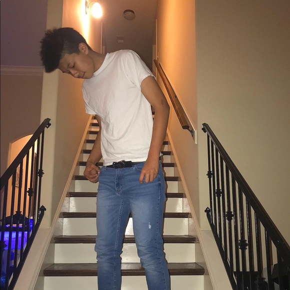 Profile Picture of Kyle Chen (@thesnkr_plug) on Poshmark