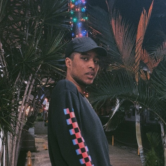 Profile Picture of Jonathan Montero (@jon_luciano) on Poshmark