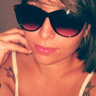 Profile Picture of Aline Foster (@@alinefoster77) on Twitter