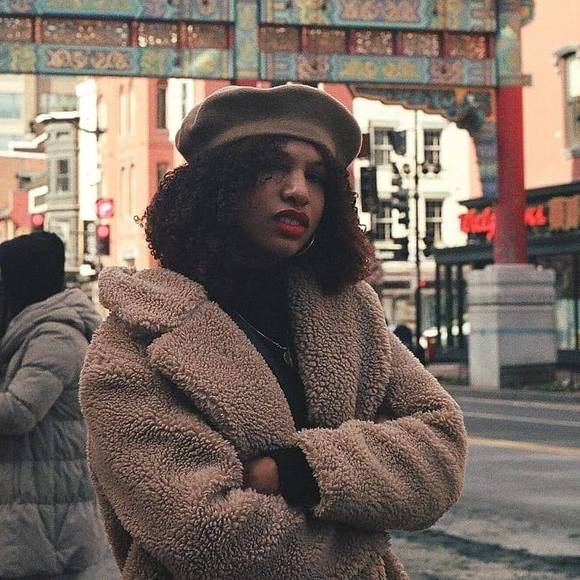 Profile Picture of Joanna Porter (@jojoannna) on Poshmark