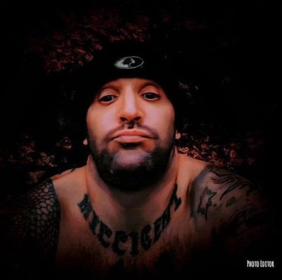 Profile Picture of Gregory Stephens (@gregorysteph585) on Poshmark