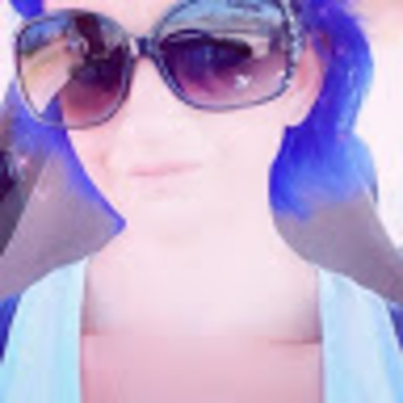 Profile Picture of Amanda Mockosher (@amandamockosher) on Poshmark