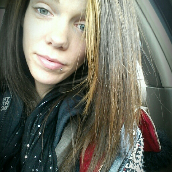 Profile Picture of Amber Crawford (@littleberrx3) on Poshmark