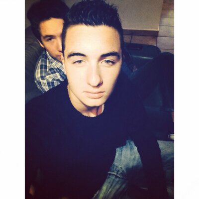 Profile Picture of L'homme D'affaire (@JeremyCrcndo) on Twitter