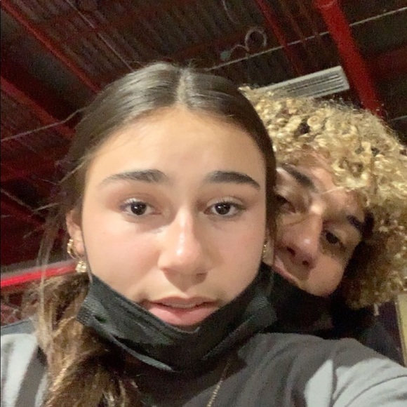 Profile Picture of Julianna Serrano (@julianna012405) on Poshmark