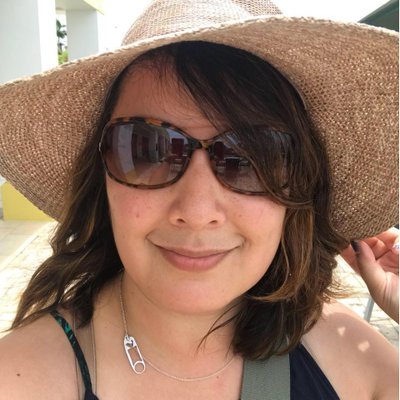 Profile Picture of Veronica Santiago (@veronicas) on Twitter
